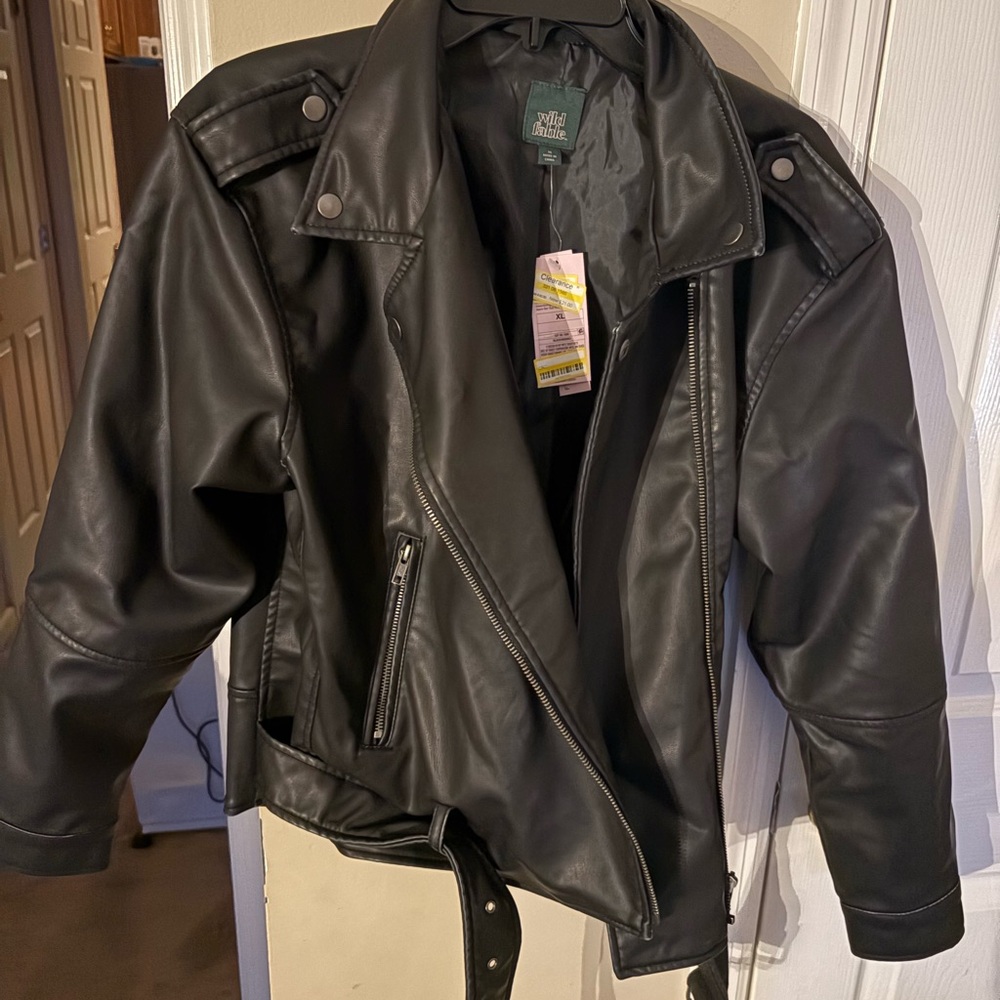 Wild fable women’s faux leathers jacket in xl‎